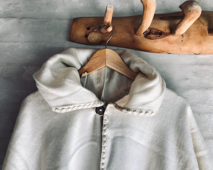 All Women Alpaca Wool Hoodie Cape Mujer Lana de Alpaca Capa con Capucha Gorro Poncho Off White Beige Blanco Blanca AWANA